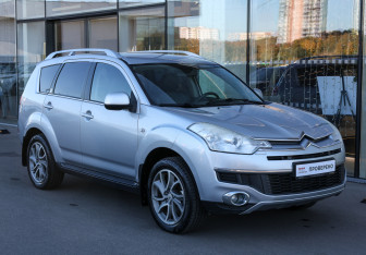Подержанный автомобиль Citroen C-Crosser 2010 года (3 фото)