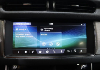 Подержанный автомобиль Jaguar XF Sedan 2019 года (19 фото)