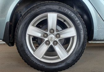 Подержанный автомобиль Mitsubishi Lancer Sedan 2008 года (17 фото)