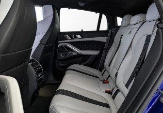 Подержанный автомобиль BMW X6 M 2021 года (18 фото)