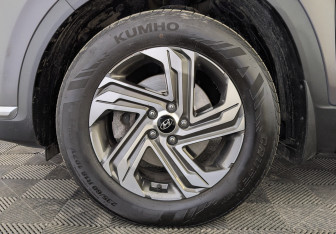 Подержанный автомобиль Hyundai Santa Fe 2022 года (12 фото)