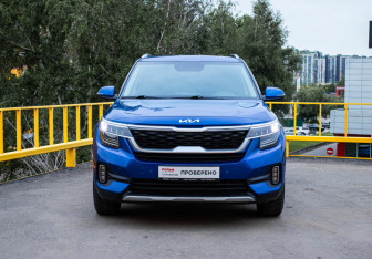 Подержанный автомобиль Kia Seltos 2022 года (2 фото)