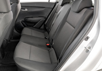 Подержанный автомобиль Kia Rio Hatchback 2021 года (12 фото)