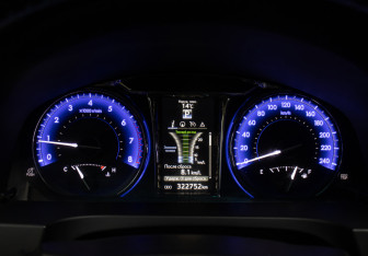 Подержанный автомобиль Toyota Camry Sedan 2017 года (12 фото)