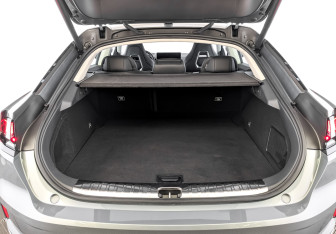 Подержанный автомобиль Zeekr 001 2022 года (10 фото)