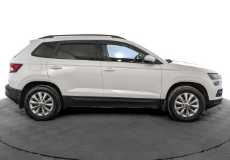 Подержанный автомобиль Skoda Karoq 2020 года (4 фото)