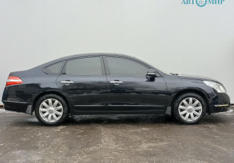 Подержанный автомобиль Nissan Teana 2010 года (4 фото)