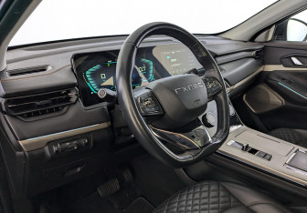 Подержанный автомобиль Exeed TXL 2022 года (16 фото)