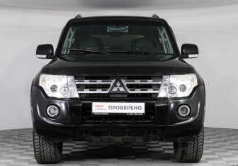 Подержанный автомобиль Mitsubishi Pajero 2012 года (2 фото)