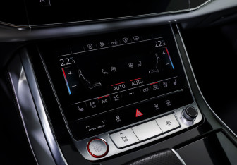 Подержанный автомобиль Audi SQ8 2019 года (20 фото)