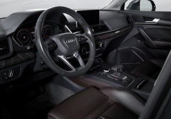 Подержанный автомобиль Audi Q5 2017 года (14 фото)