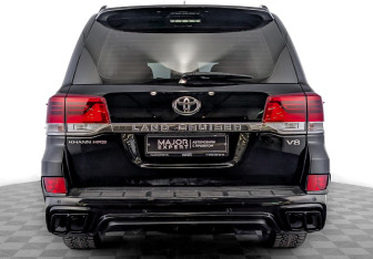 Подержанный автомобиль Toyota Land Cruiser Suv 2017 года (6 фото)