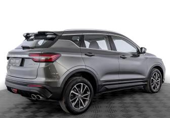 Подержанный автомобиль Geely Coolray 2022 года (5 фото)