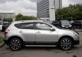 Подержанный автомобиль Nissan Qashqai 2010 года (3 фото)