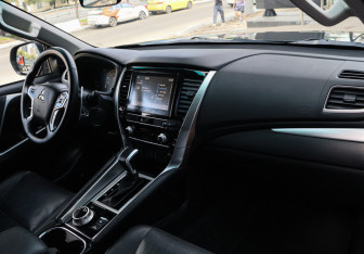 Подержанный автомобиль Mitsubishi Montero Sport 2021 года (7 фото)
