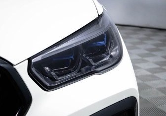 Подержанный автомобиль BMW X6 2021 года (17 фото)