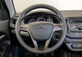 Подержанный автомобиль LADA (ВАЗ) Vesta Sedan 2016 года (20 фото)