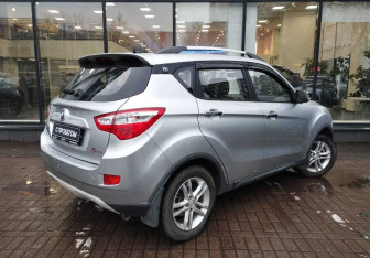 Подержанный автомобиль Changan CS35 2018 года (8 фото)