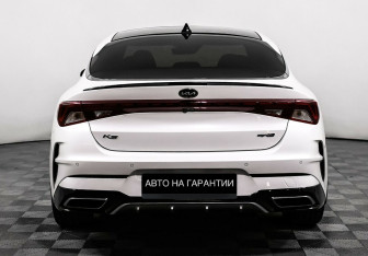 Подержанный автомобиль Kia K5 2020 года (4 фото)