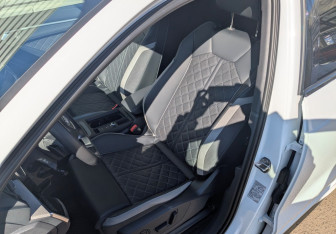 Подержанный автомобиль Audi Q3 2025 года (20 фото)