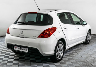 Подержанный автомобиль Peugeot 308 Hatchback 2012 года (5 фото)