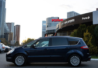 Подержанный автомобиль Ford S-MAX 2011 года (6 фото)