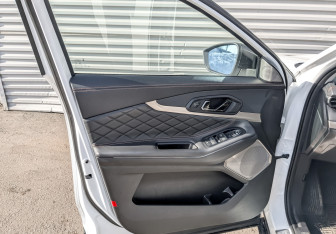 Подержанный автомобиль Exeed TXL 2023 года (18 фото)