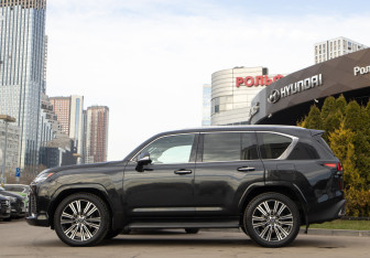 Подержанный автомобиль Lexus LX 2024 года (7 фото)