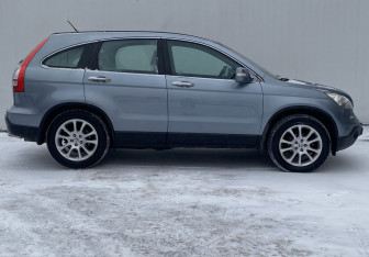 Подержанный автомобиль Honda CR-V 2008 года (4 фото)