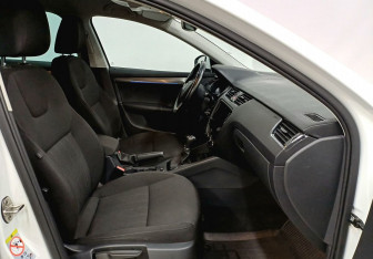 Подержанный автомобиль Skoda Octavia Liftback 2018 года (21 фото)