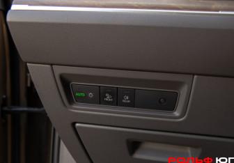 Подержанный автомобиль Volkswagen Touareg 2018 года (20 фото)