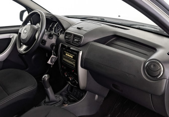 Подержанный автомобиль Nissan Terrano 2021 года (13 фото)