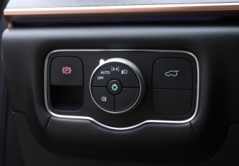 Подержанный автомобиль Jaecoo J8 2024 года (18 фото)