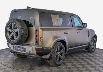 Подержанный автомобиль Land Rover Defender Suv 2020 года (5 фото)