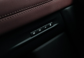 Подержанный автомобиль Land Rover Range Rover Evoque 2024 года (29 фото)