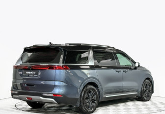 Подержанный автомобиль Kia Carnival 2021 года (5 фото)