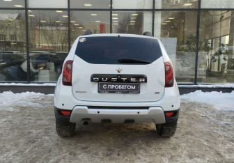 Подержанный автомобиль Renault Duster 2019 года (7 фото)