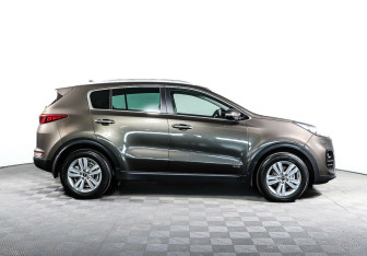Подержанный автомобиль Kia Sportage 2017 года (4 фото)