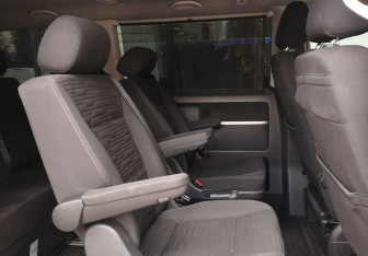 Подержанный автомобиль Volkswagen Multivan 2020 года (12 фото)