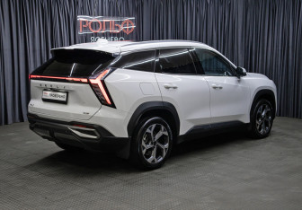 Подержанный автомобиль Geely Atlas 2024 года (5 фото)