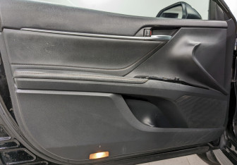 Подержанный автомобиль Toyota Camry Sedan 2019 года (11 фото)