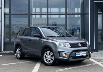 Подержанный автомобиль Suzuki Vitara 2015 года (3 фото)