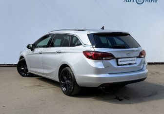 Подержанный автомобиль Opel Astra Wagon 2019 года (7 фото)