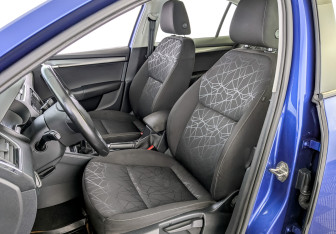 Подержанный автомобиль Skoda Octavia Liftback 2019 года (20 фото)