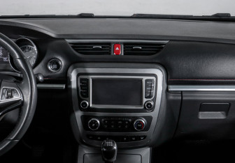 Подержанный автомобиль JAC T6 2023 года (13 фото)