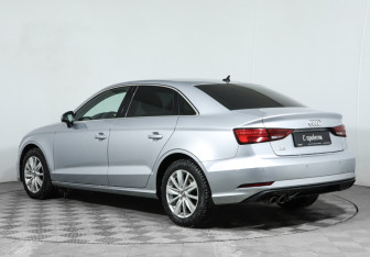 Подержанный автомобиль Audi A3 Sedan 2020 года (7 фото)