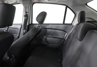 Подержанный автомобиль Renault Logan Sedan 2014 года (8 фото)