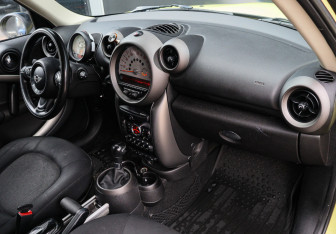 Подержанный автомобиль MINI Countryman 2011 года (7 фото)