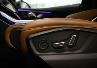 Подержанный автомобиль Audi Q8 2019 года (29 фото)