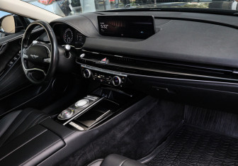 Подержанный автомобиль Genesis G80 2021 года (7 фото)